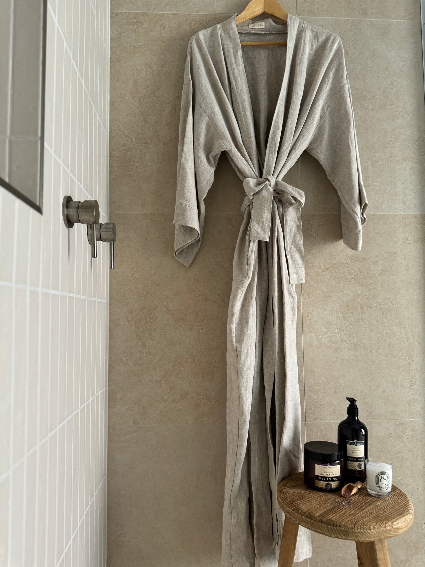 The Johara Linen Robe Oatmeal